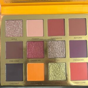 Eye shadow palette